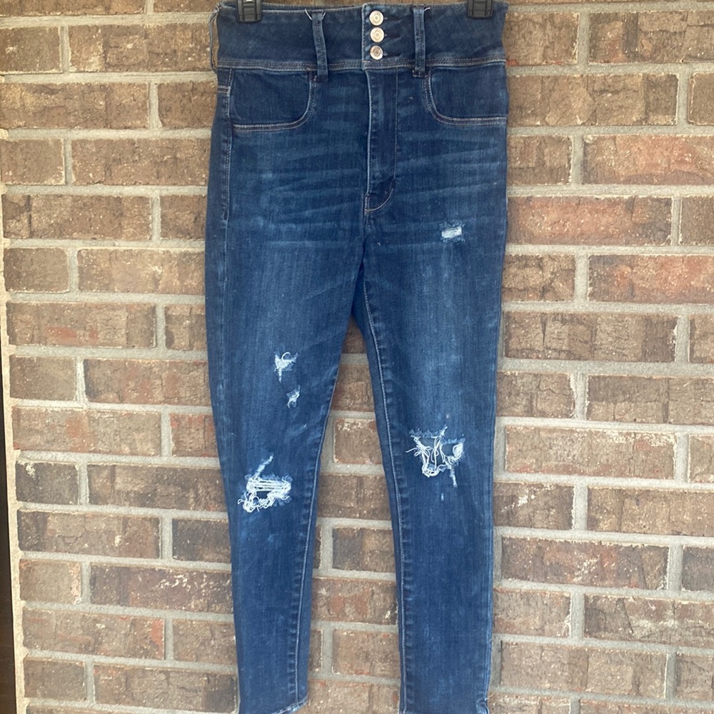 American Eagle super high rise jegging 6 short distressed medium wash